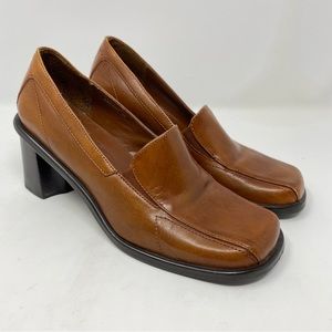 Bata leather chunky block heel loafers size 8 Vintage Y2K